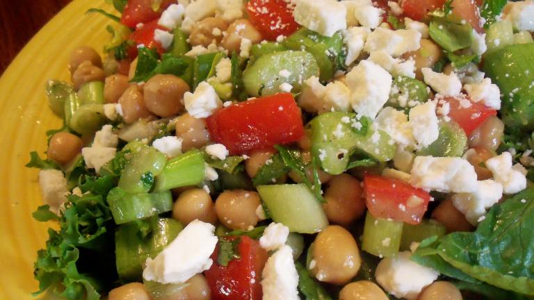 15 Minute Greek Garbanzo Bean Salad Created by Parsley