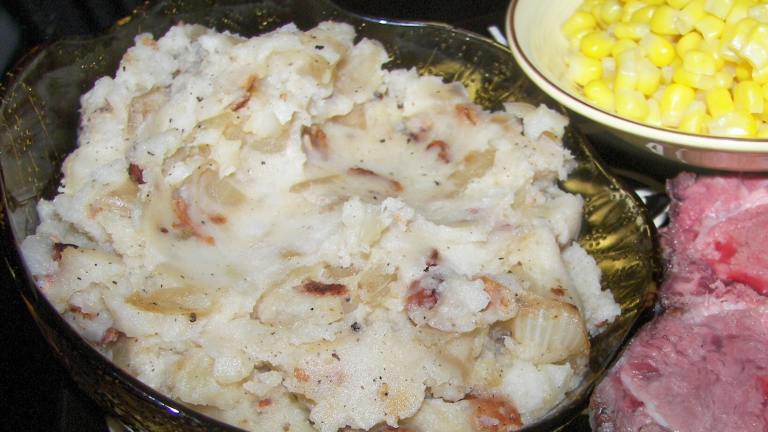 Creamy Bacon and Onion Mashed Potatoes Created by Baby Kato