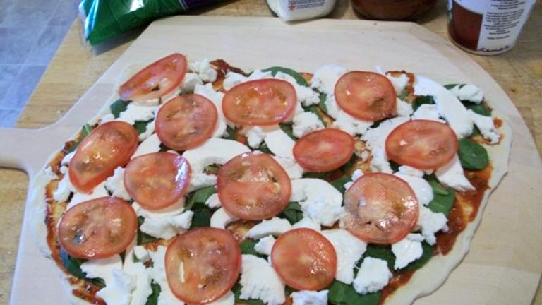 New York-Style Spinach and Ricotta Pizza Created by 2Bleu