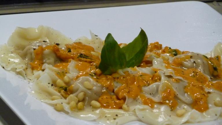 Asian Chicken Ravioli With V8 Creamy Tomato Sauce created by mickeydownunder