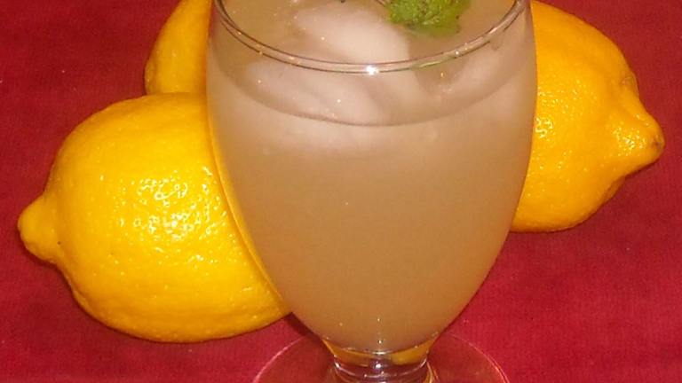 Old-Fashioned Lemon Balm Lemonade created by Northwestgal