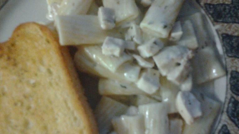 Penne With Creamy Garlic Sauce created by Homey