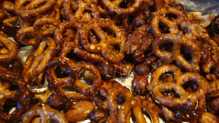 Spiced Glazed Nuts and Pretzel Mix created by Linky