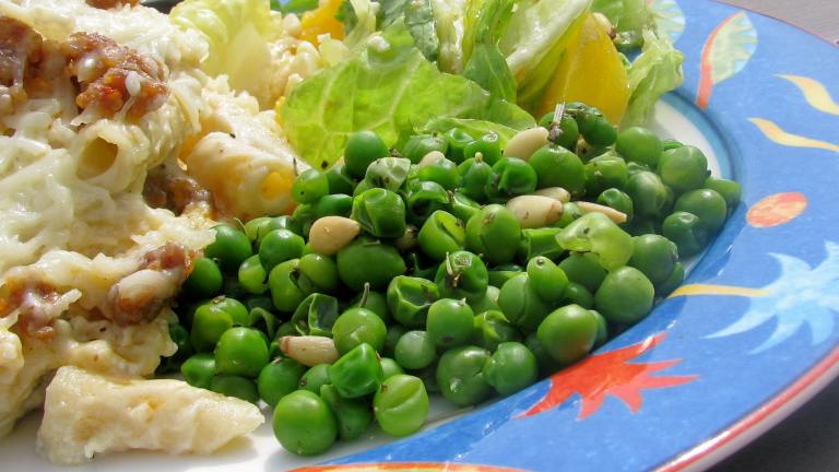 Peas With Pine Nuts (Piselli Con Pignoli) Created by lazyme