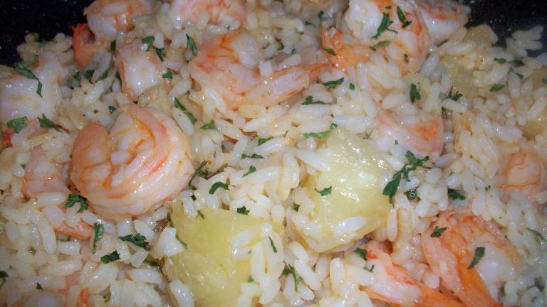 Thai Shrimp Fried Rice With Pineapple created by mightyro_cooking4u