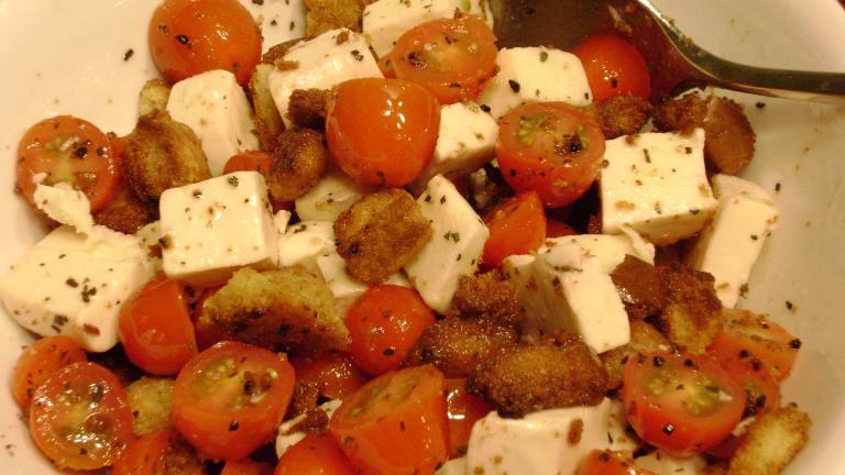 Tomato and Garlic Crouton Salad Created by Buzymomof3