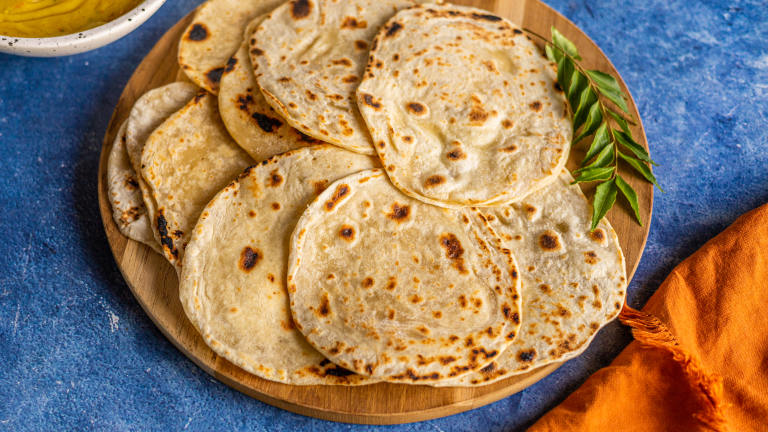 Chappatis (Roti) Created by limeandspoontt