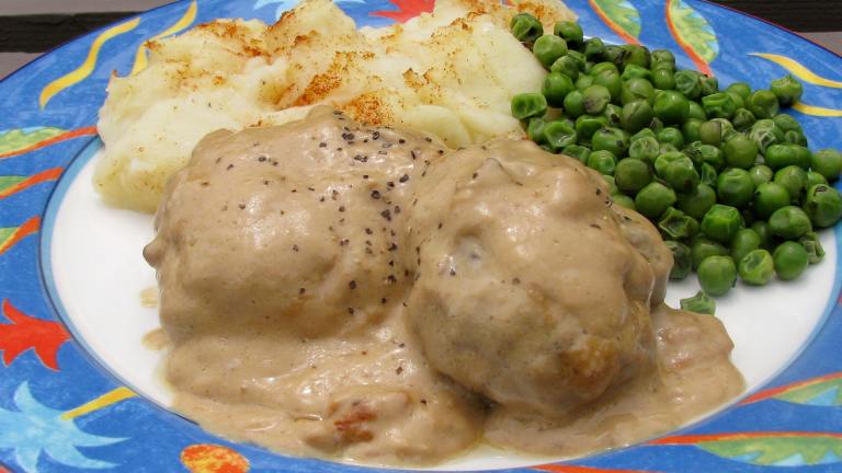 Hamburger Patties Smothered in Gravy created by lazyme