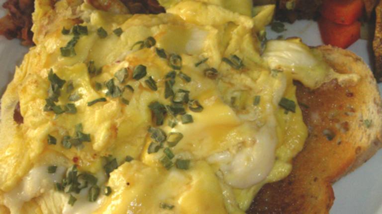 Scrambled Cheesy Eggs on Toast created by Bergy