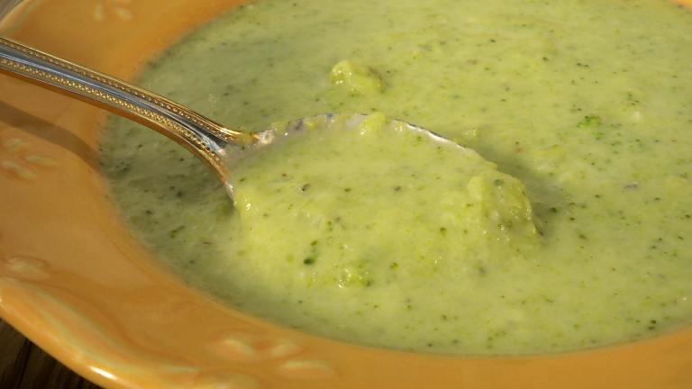 Broccoli and Stilton Cheese Soup Created by Parsley