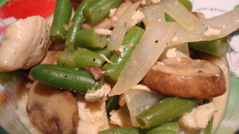 Creamy Herbed Chicken and Mushrooms With Rice Created by Starrynews