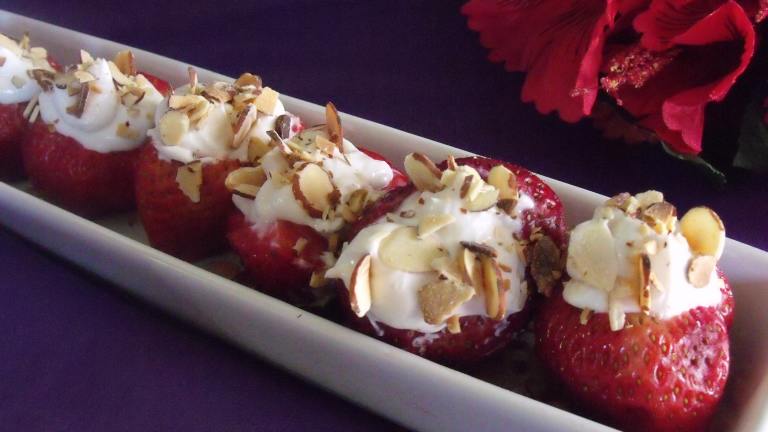Inside out - Cheesecake Stuffed Strawberries created by Darkhunter