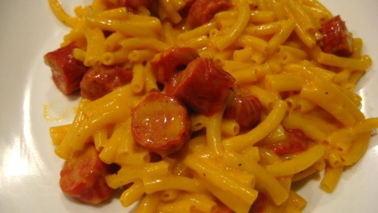 Easy Mac N Cheese With Hot Dogs Created by Papa D 1946-2012