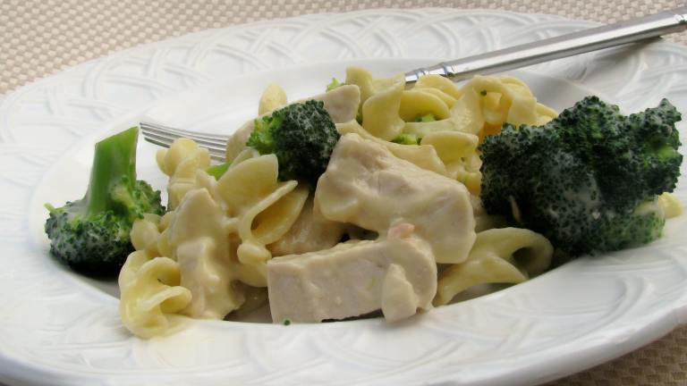 Chicken, Broccoli and Noodles Supreme created by lazyme