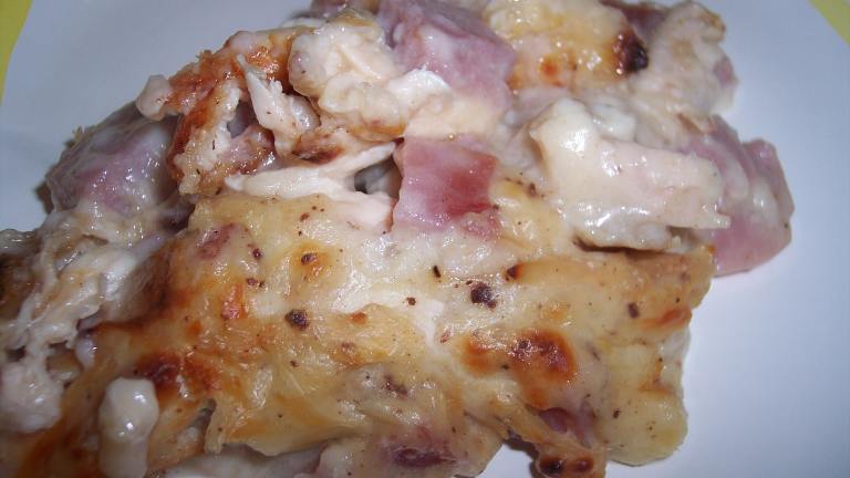 Cheesy Chicken Cordon Bleu Casserole created by looneytunesfan