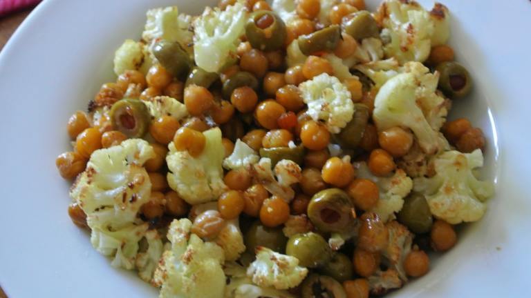 Roasted Cauliflower, Chickpeas, and Olives created by morgainegeiser