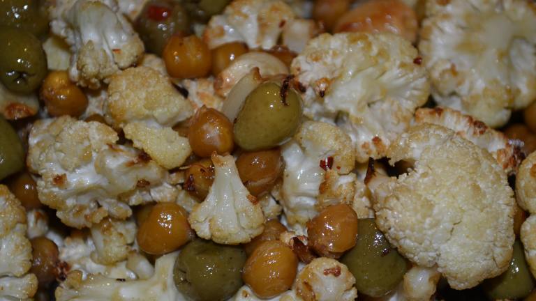 Roasted Cauliflower, Chickpeas, and Olives Created by Ck2plz