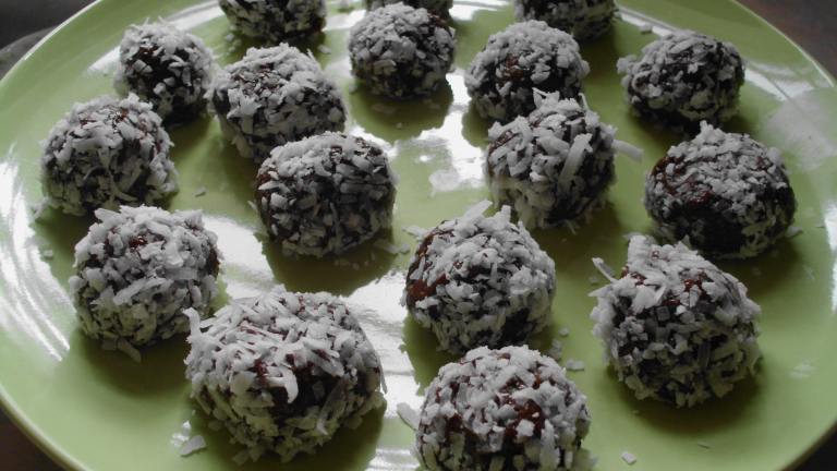 Chia Protein Packed Chocolate Orbs (Raw - Vegan - Healthy!) Created by vrvrvr
