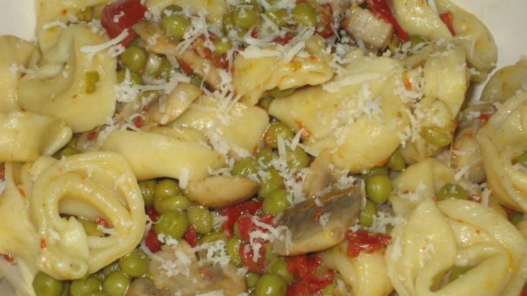 Tortellini With Mushroom and Garlic Sauce Created by ddav0962