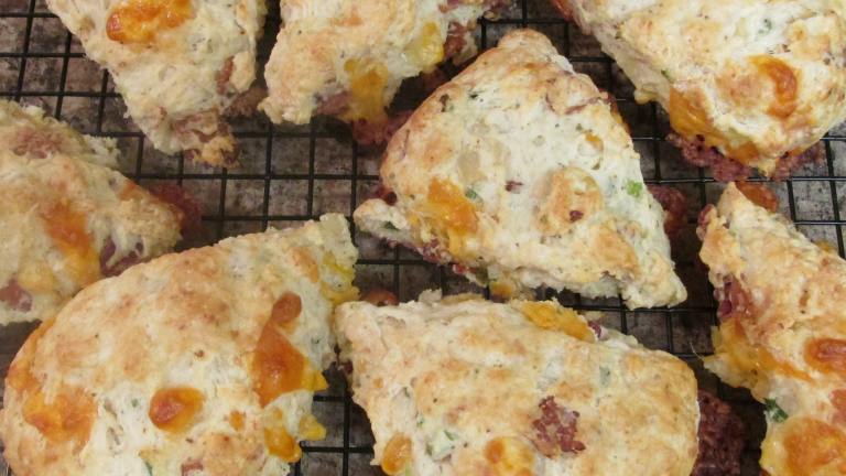 Bacon-Cheddar-Chive Scones Created by maryandkevinaz
