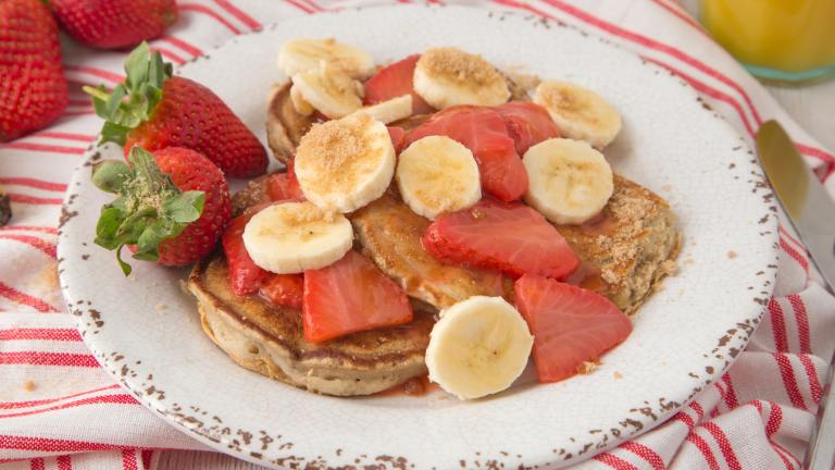 Banana Berry Pancakes Created by anniesnomsblog