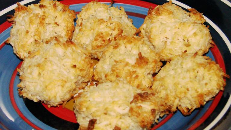 Coconut Macaroons-5 Ingredients Created by Boomette