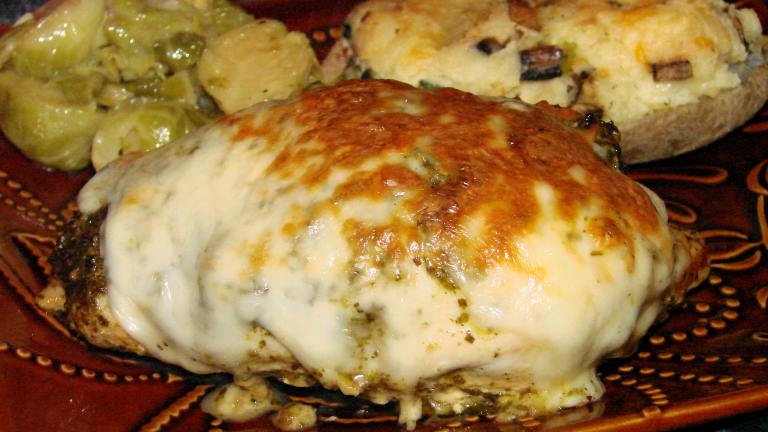Pesto-Mozzarella Chicken created by Boomette