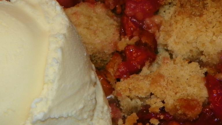 Sour Cherry Pie With Pistachio Crumble Topping created by Baby Kato