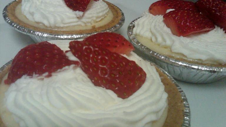 Individual Cheesecakes Created by Nikki Dinki Cooking