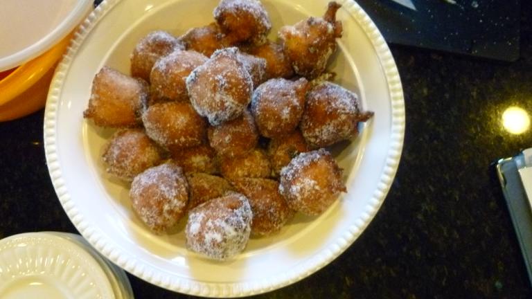 Olie Bollen created by Emmelyn Stieb