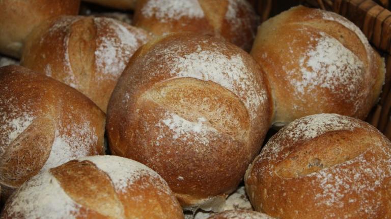 Easy Crusty Bread Rolls created by lwunder