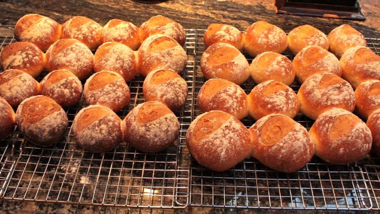Easy Crusty Bread Rolls Created by lwunder