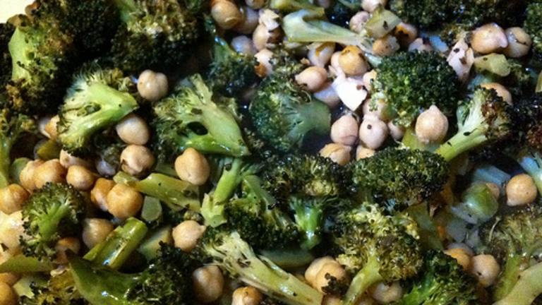 Forty-Clove Chickpeas & Broccoli created by digifoo