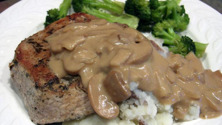 Browned Pork Chops with Gravy created by Derf2440