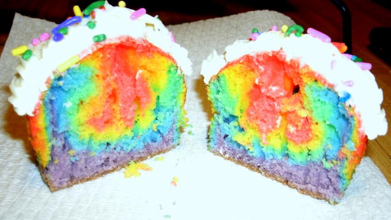 Psychedelic 60's Tie-Dye Cupcakes Created by PSU Lioness