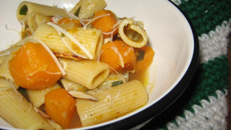 Pasta With Butternut Squash and Sage (Weight Watchers' Friendly) created by averybird