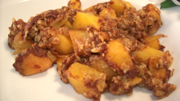 Tess' Any Fruit Crumble created by Chef shapeweaver