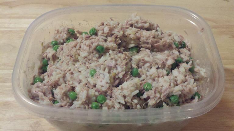 tuna-salad-with-rice-and-vegetables-recipe-food