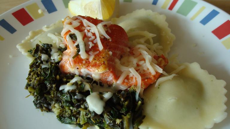 Salmon, Spinach and Ravioli Created by Starrynews