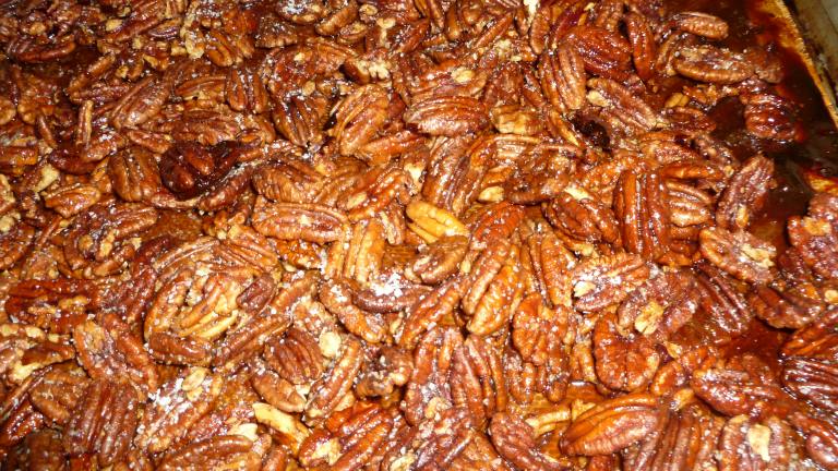 Carmelized Pecans Created by Ambervim