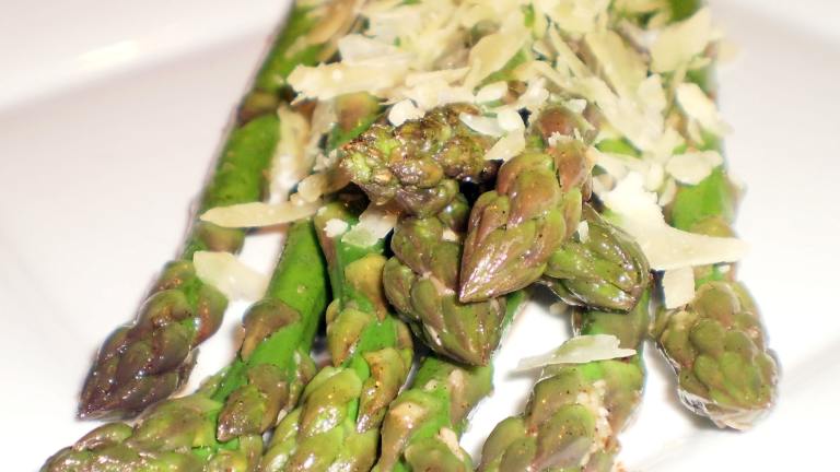 Asparagus With Garlic Butter and Parmesan Cheese Created by Tisme