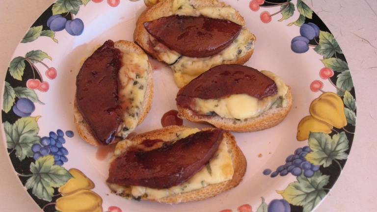 Viva Madrid Red Wine Pear and Blue Cheese Toasts created by MsPia