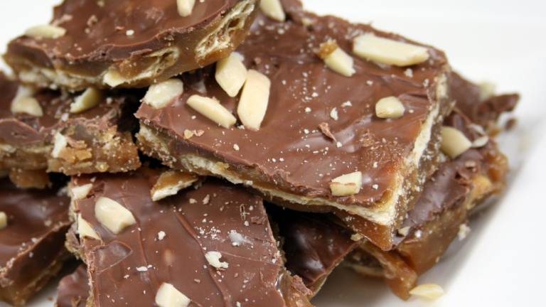 Easy Crunchy Toffee Created by Tinkerbell