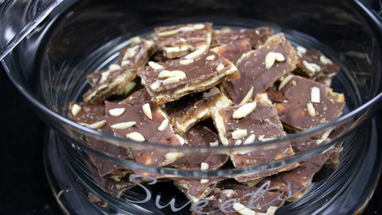 Easy Crunchy Toffee Created by Tinkerbell