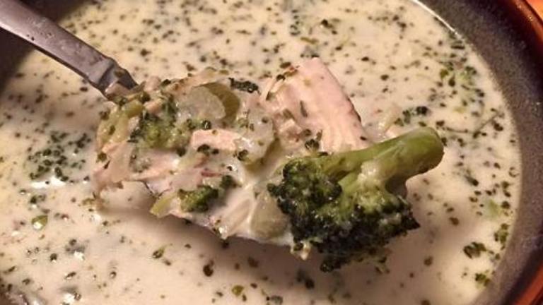 Creamy Chicken and Broccoli Soup Created by ceramictec