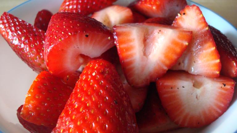Fresh Strawberries With Limoncello created by Starrynews