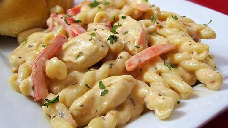 Gemelli With Chicken and Vegetables in Tomato-Basil Cream Sauce Created by Cooking Creation