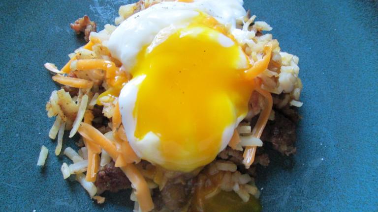 Crispy Potatoes over Crumbled Sausage With Poached Egg #5FIX Created by DailyInspiration