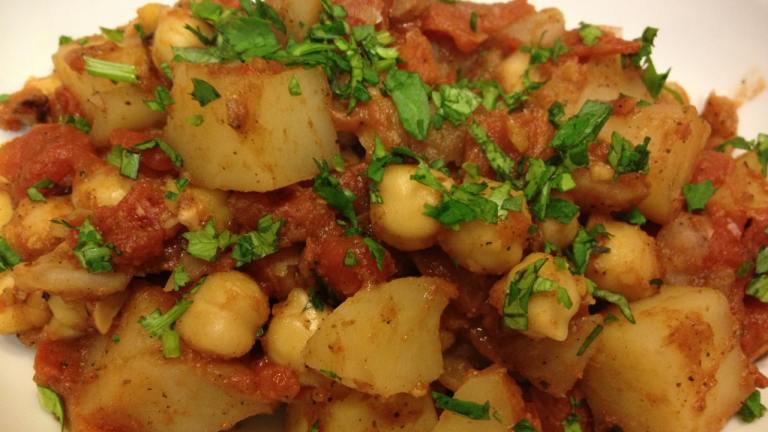 Fragrant Indian-Spiced Potatoes and Chickpeas #5FIX created by jasminbaron