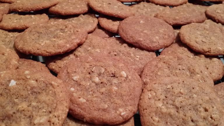 Crisp & Chewy Molasses Cookies Created by Chef Gorete